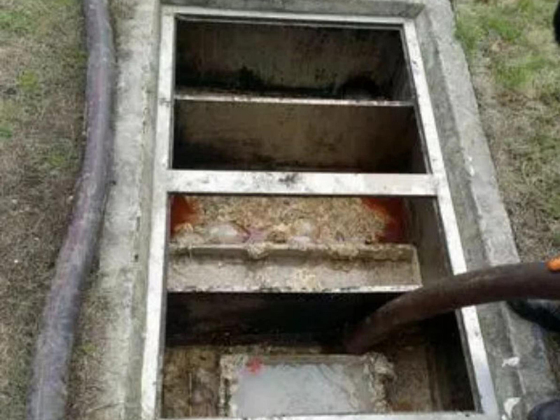 九合垸原种场隔油池清理