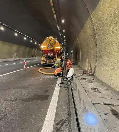 九合垸原种场隧道排水渠清淤